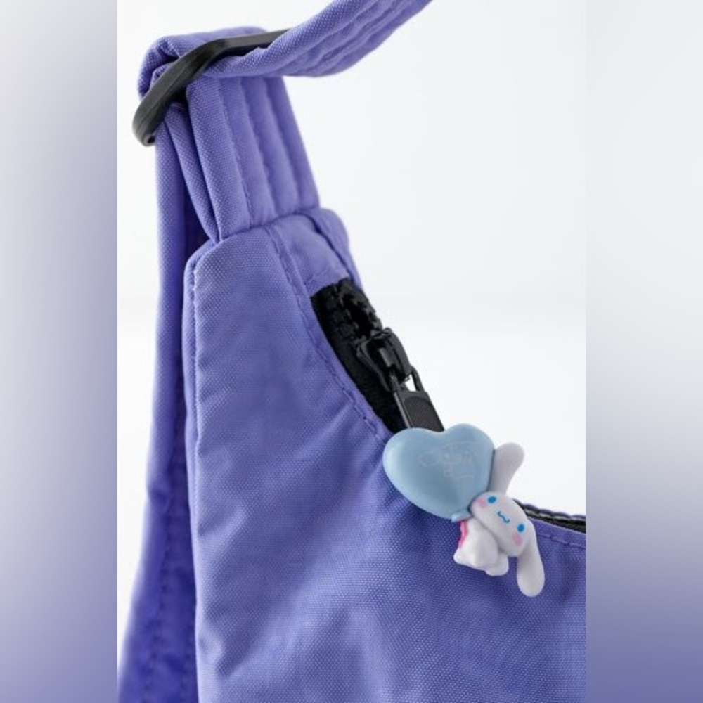Sanrio ZipperBite Figure, Cinnamoroll, NWT